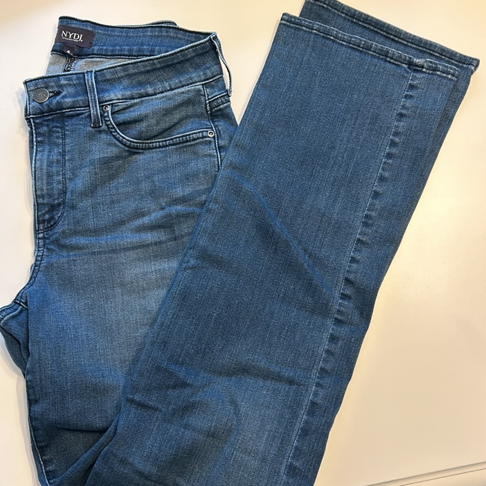 NYDJ - straight leg jeans - size 8